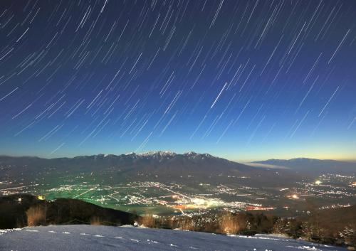八 最優秀賞 「月明かりの富士見町・八ヶ岳」
