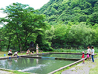 Kamanashi River Fishing Pond Center