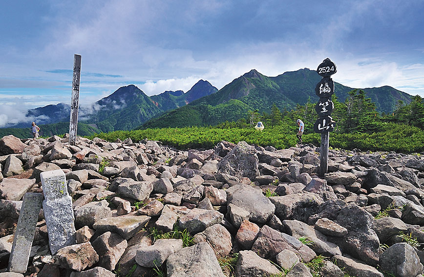 Trekking Yatsugatake (Mt. Amigasa and Mt. Nishidake)