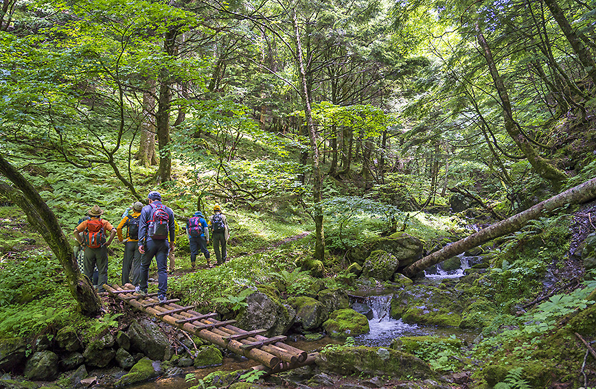 Autumn tour of the geopark Mt. Nyukasa