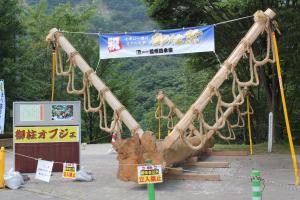 御柱オブジェ