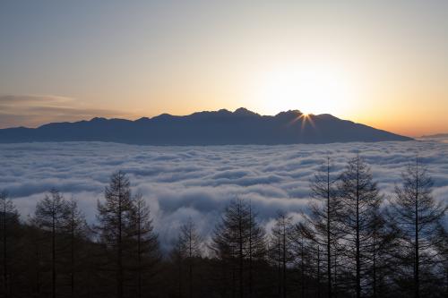 「雲海広がる朝」