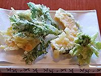 山菜や地元野菜も