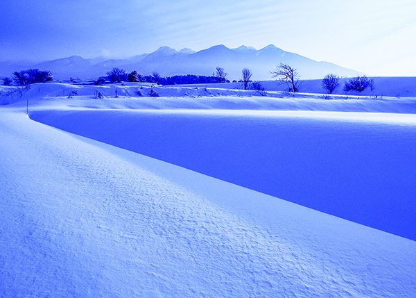 最優秀賞「雪原と八ヶ岳」伊藤忠彦