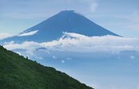 西岳山頂から望む富士山