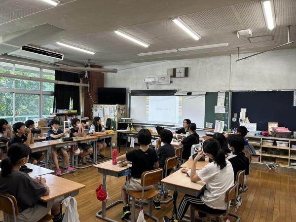 本郷小学校6年生の学習の様子