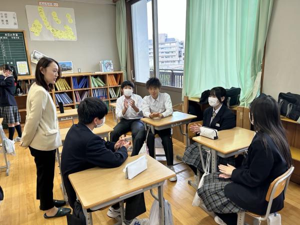 富士見中学校3年2部の様子
