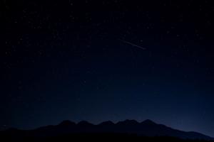 幸田翼_八ヶ岳に落ちる流れ星